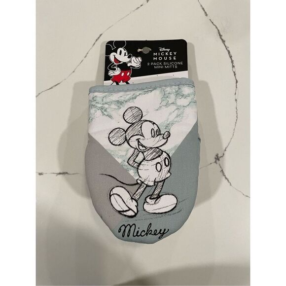 DISNEY MICKEY MOUSE 2 PACK OVERSIZED MINI MITTS, OVEN MITT W/ SILICONE. NEW - Picture 1 of 5
